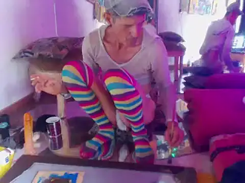 laye19 online show from 02.05.25