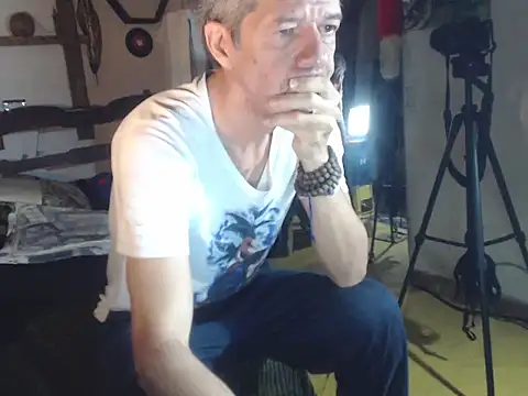 laye19 online show from 09.19.25