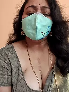 neelu-hoty online show from 03.11.25