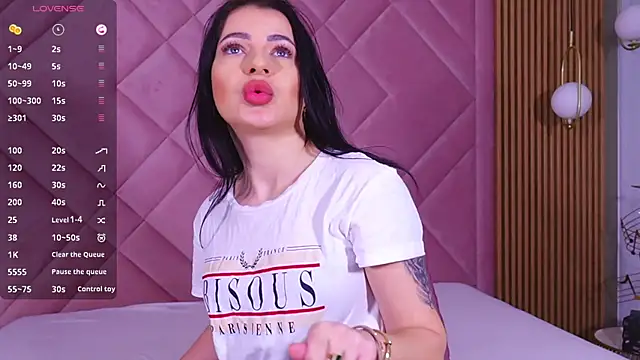 Snapshot of SelenaBell chatting on 03.13.25 SelenaBell online show from 03.13.25