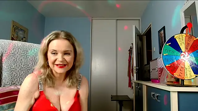 Snapshot of sexyjennyeu chatting on 03.14.25 sexyjennyeu online show from 03.14.25