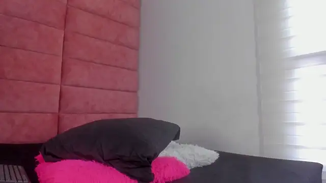 Hanna lens online show from 11.14.25