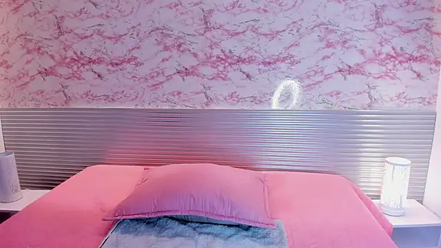 Snapshot of _Danaa chatting on 10.08.25 Danaa online show from 10.08.25