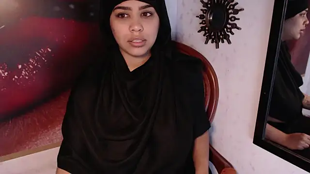 Snapshot of VenussTits97 chatting on 12.18.24 VenussTits97 online show from 12.18.24