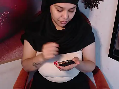 Snapshot of VenussTits97 chatting on 12.19.24 VenussTits97 online show from 12.19.24