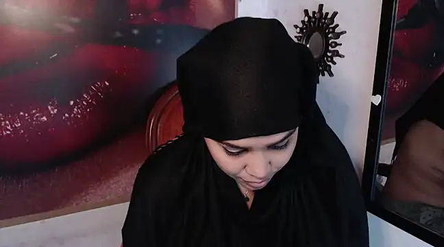 Snapshot of VenussTits97 chatting on 12.31.24 VenussTits97 online show from 12.31.24