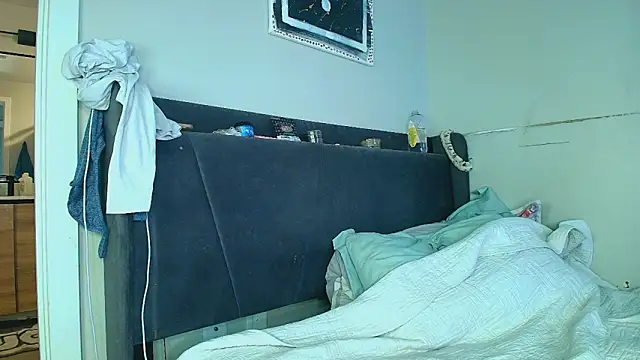 Naomiruty online show from 10.17.25