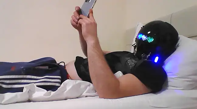 Snapshot of paul_daniel chatting on 01.19.25 paul daniel online show from 01.19.25