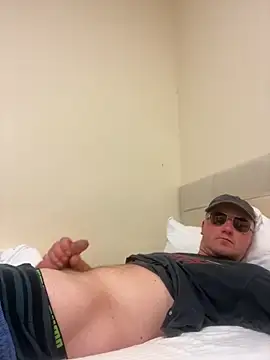 Snapshot of paul_daniel chatting on 11.23.25 paul daniel online show from 11.23.25