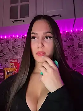 EricaWalls online show from 02.27.25