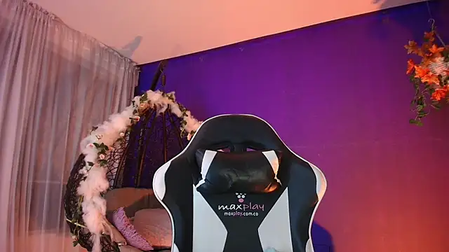 vanelope11 online show from 04.18.26