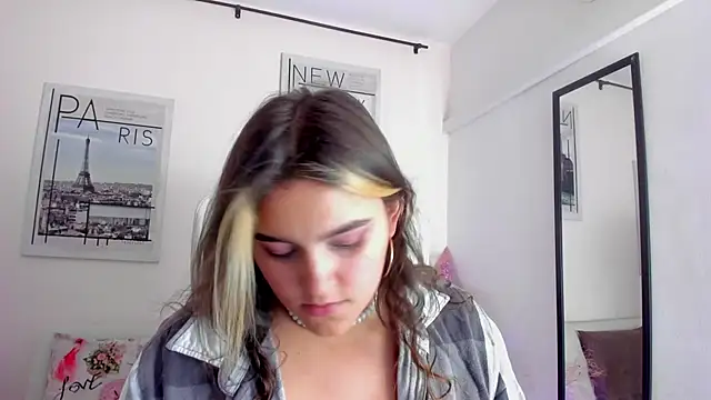 Snapshot of katy_giil chatting on 02.04.25 katy giil online show from 02.04.25