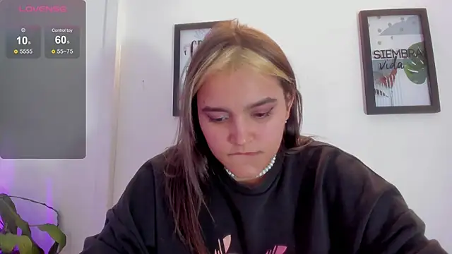 Snapshot of katy_giil chatting on 02.27.25 katy giil online show from 02.27.25