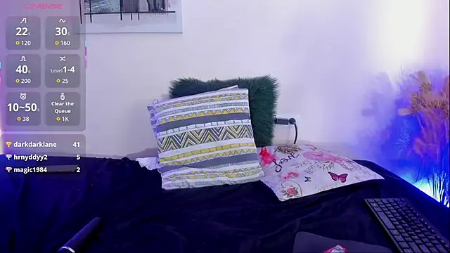 Snapshot of katy_giil chatting on 10.31.25 katy giil online show from 10.31.25