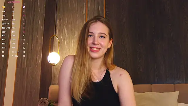 LoraineLuff online show from 03.08.25