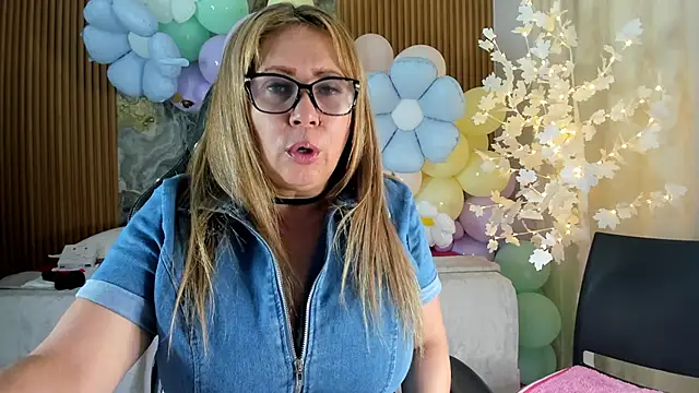 Danna topless online show from 04.14.26