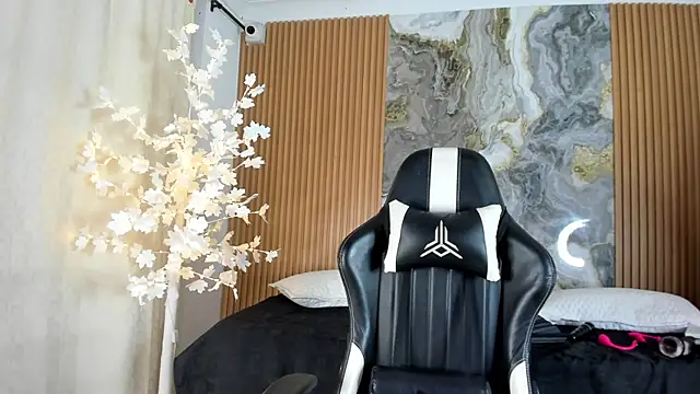 Danna topless online show from 05.18.26