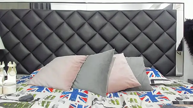 Snapshot of KariinaTaylor chatting on 02.01.25 KariinaTaylor online show from 02.01.25