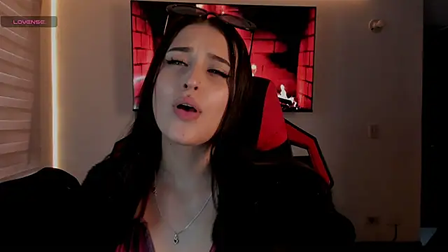 Charlotte greys online show from 11.22.25