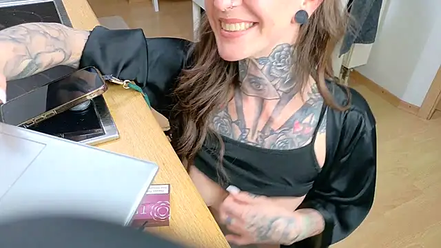 BrownieyQueen online show from 03.10.25