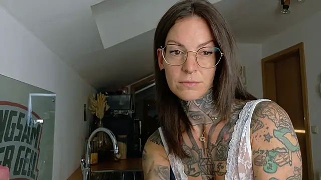 BrownieyQueen online show from 07.11.26