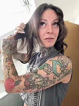 BrownieyQueen online show from 07.12.26