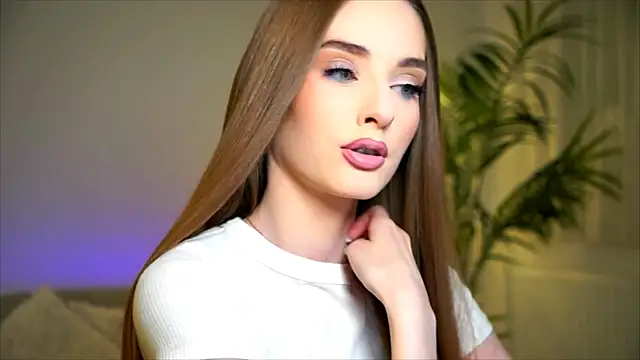 petitegonwiild online show from 11.29.25