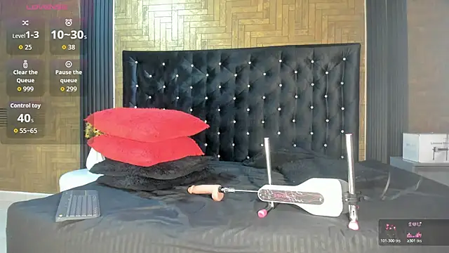 Laross25 online show from 11.25.25