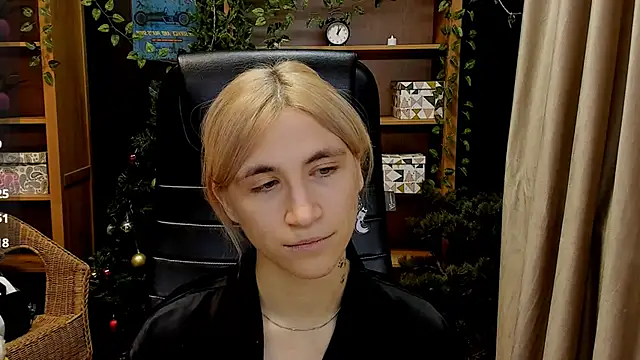 Moon13152 online show from 12.15.24