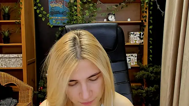 Moon13152 online show from 01.02.25