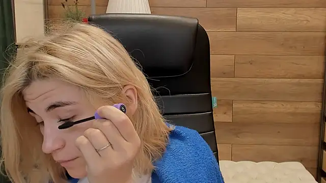 Moon13152 online show from 01.02.25