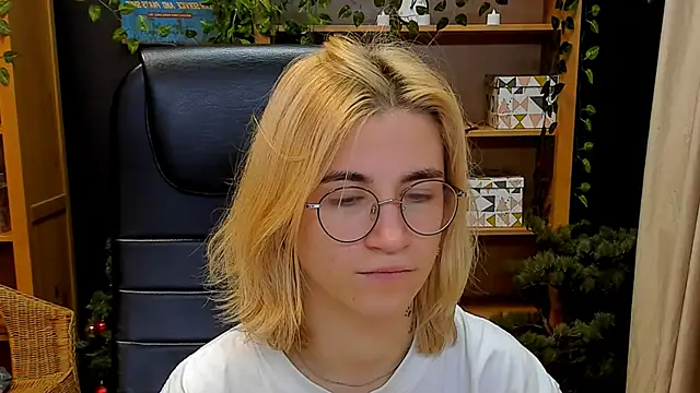 Moon13152 online show from 01.03.25