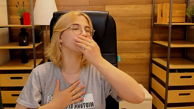 Moon13152 online show from 01.05.25