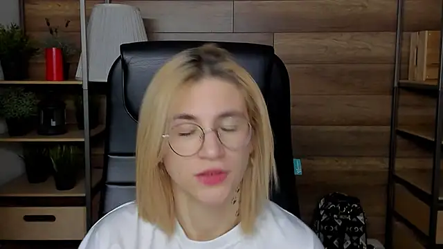 Moon13152 online show from 02.01.25