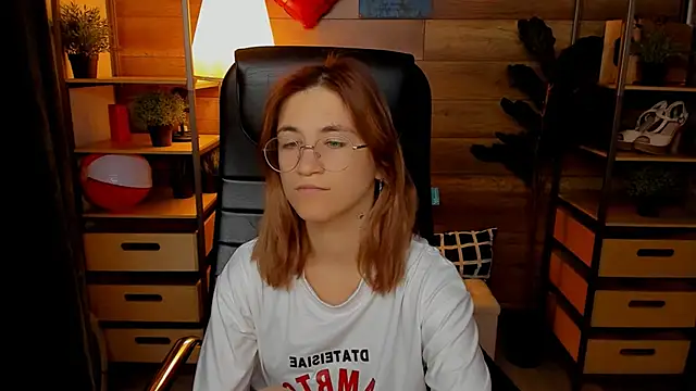 Moon13152 online show from 09.13.25