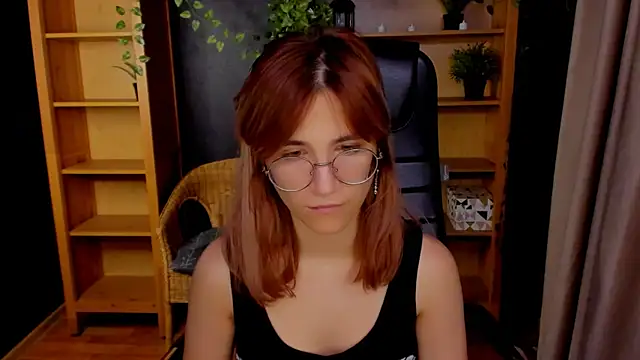 Moon13152 online show from 10.03.25