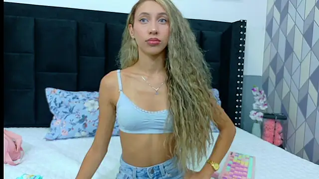 Beautifulskinny18 online show from 04.17.26