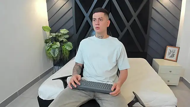 Yeiko Romero  online show from 02.01.25