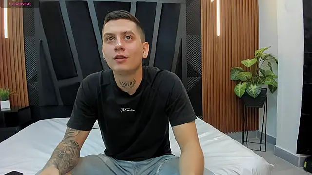 Yeiko Romero  online show from 03.06.25