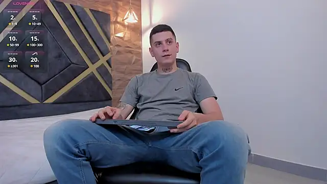 Yeiko Romero  online show from 03.21.25