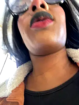 TIFFANYYSTAR online show from 12.03.25