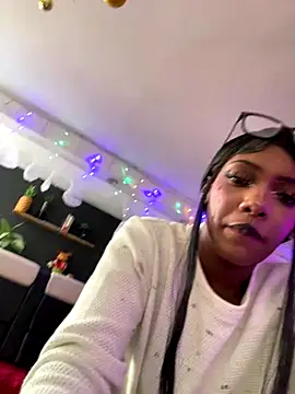 TIFFANYYSTAR online show from 12.17.25