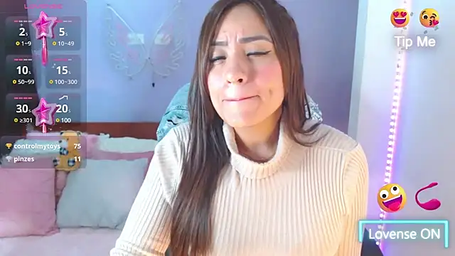 Snapshot of Paulina_627 chatting on 12.22.24 Paulina 627 online show from 12.22.24