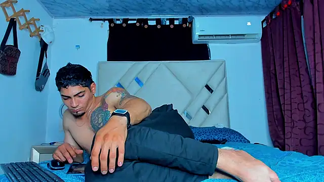 Snapshot of Rich_boy01 chatting on 01.21.25 Rich boy01 online show from 01.21.25