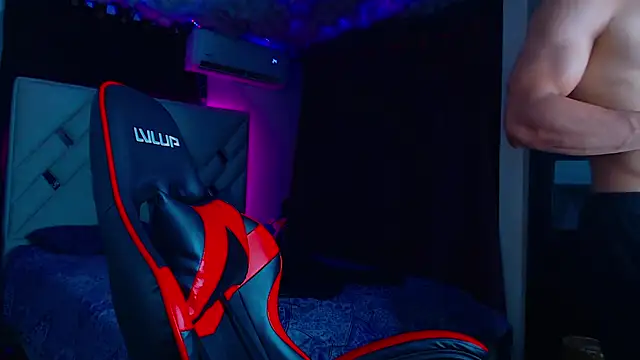 Snapshot of Rich_boy01 chatting on 03.15.25 Rich boy01 online show from 03.15.25