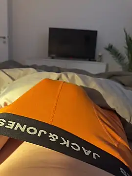 Snapshot of thorn0 chatting on 01.19.25 thorn0 online show from 01.19.25