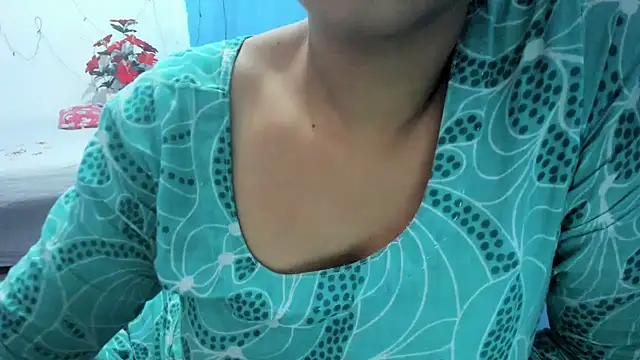 Snapshot of aarjulove chatting on 10.23.25 aarjulove online show from 10.23.25