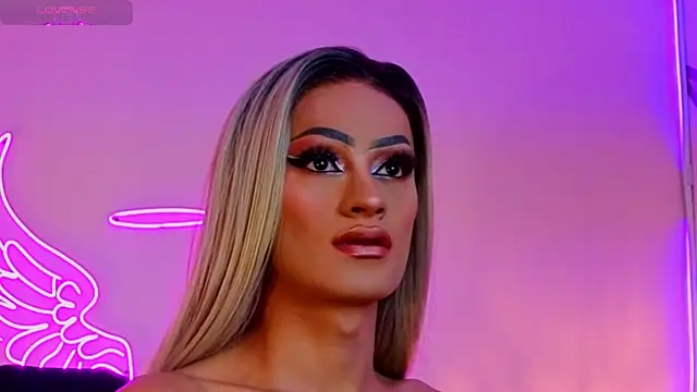  scarletmoore online show from 10.05.25