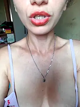 Snapshot of Nandasant09 chatting on 10.25.25 Nandasant09 online show from 10.25.25