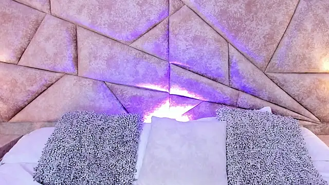 Snapshot of GaiaBaker chatting on 03.11.25 GaiaBaker online show from 03.11.25